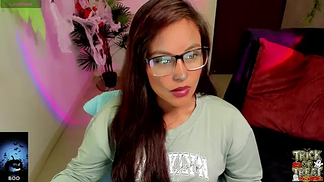 Snapshot of Cameroon-Diaz chatting on October 30, 2025, 1:56 pm Cameroon-Diaz online show from October 30, 2025, 1:56 pm