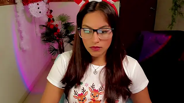 Snapshot of Cameroon-Diaz chatting on December 1, 2025, 1:49 pm Cameroon-Diaz online show from December 1, 2025, 1:49 pm