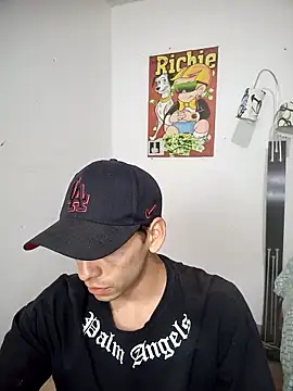 Snapshot of Thomasjons_ chatting on September 9, 2025, 1:38 am Thomasjons online show from September 9, 2025, 1:38 am