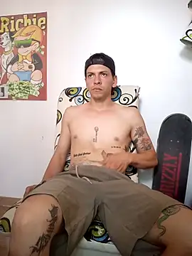 Snapshot of Thomasjons_ chatting on September 15, 2025, 9:26 pm Thomasjons online show from September 15, 2025, 9:26 pm