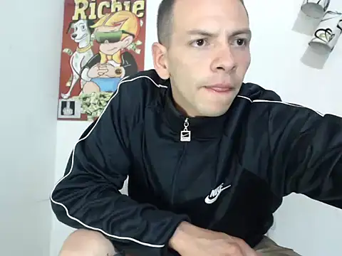 Snapshot of Thomasjons_ chatting on September 28, 2025, 3:23 am Thomasjons online show from September 28, 2025, 3:23 am