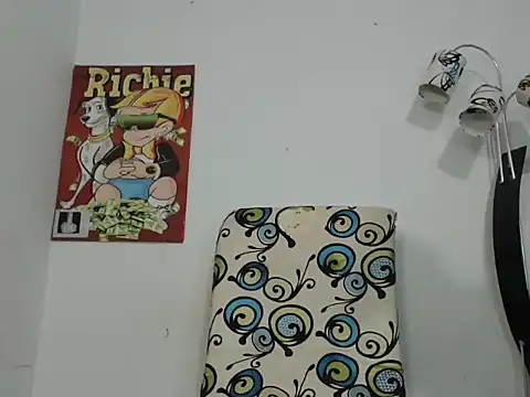 Snapshot of Thomasjons_ chatting on October 10, 2025, 3:16 am Thomasjons online show from October 10, 2025, 3:16 am