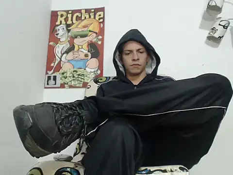 Snapshot of Thomasjons_ chatting on October 21, 2025, 1:17 am Thomasjons online show from October 21, 2025, 1:17 am