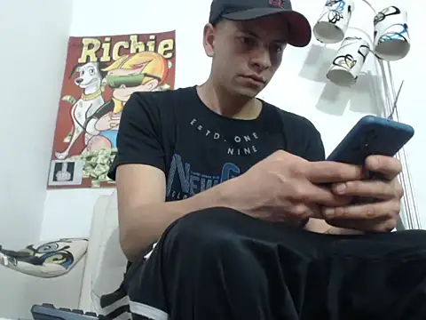 Snapshot of Thomasjons_ chatting on November 9, 2025, 2:43 am Thomasjons online show from November 9, 2025, 2:43 am