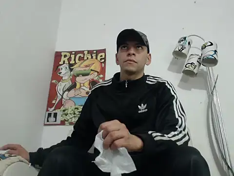 Snapshot of Thomasjons_ chatting on November 10, 2025, 10:03 am Thomasjons online show from November 10, 2025, 10:03 am