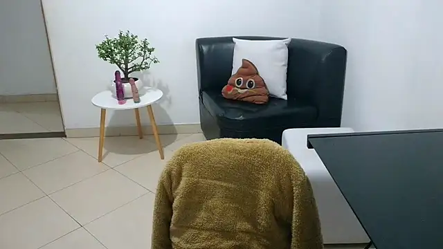 Zendaya11 online show from September 18, 2025, 10:56 pm