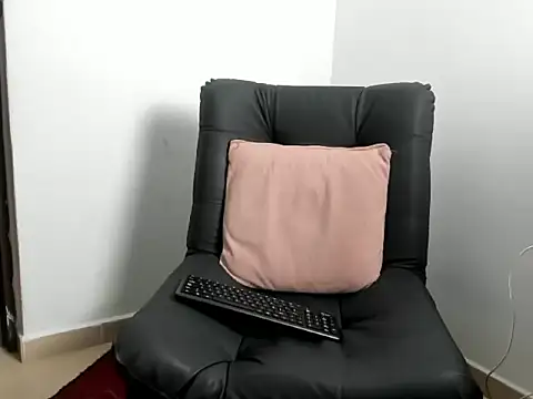 Snapshot of axel_davis_ chatting on December 1, 2025, 9:03 am axel davis online show from December 1, 2025, 9:03 am