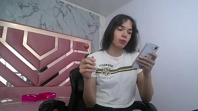 Snapshot of Mia_swift_ch chatting on November 7, 2025, 2:22 am Mia swift ch online show from November 7, 2025, 2:22 am