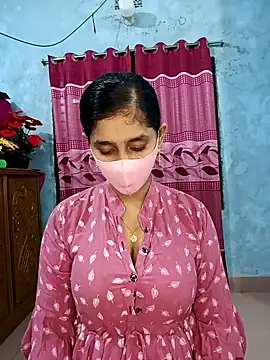 Cute Faria online show from November 12, 2025, 4:18 pm