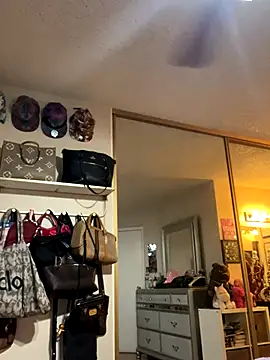 Chicagobabe online show from September 27, 2025, 9:36 am