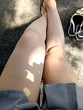 Jessical--Li online show from October 5, 2025, 4:55 am