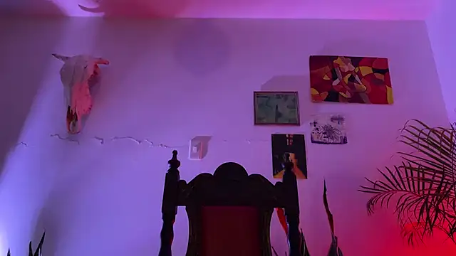 Snapshot of camille_delrey chatting on November 21, 2025, 12:43 am camille delrey online show from November 21, 2025, 12:43 am