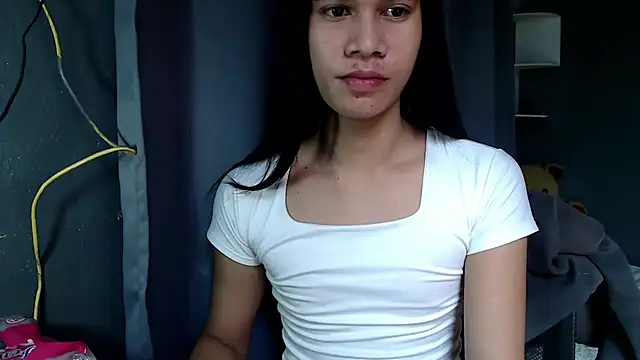 Snapshot of urseductivebarbie_xx chatting on October 6, 2025, 6:33 am urseductivebarbie xx online show from October 6, 2025, 6:33 am