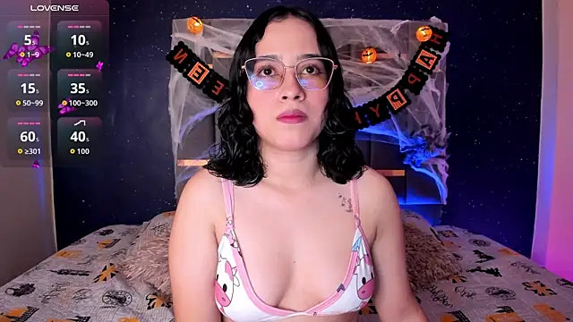 Snapshot of SweetAnya01 chatting on October 8, 2025, 4:10 am SweetAnya01 online show from October 8, 2025, 4:10 am