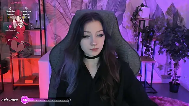 Snapshot of LiliLuna chatting on October 16, 2025, 12:17 pm LiliLuna online show from October 16, 2025, 12:17 pm