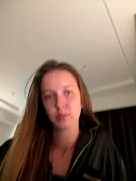 Snapshot of ElliRose chatting on October 23, 2025, 12:04 pm ElliRose online show from October 23, 2025, 12:04 pm