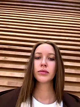 Snapshot of ElliRose chatting on November 10, 2025, 6:45 am ElliRose online show from November 10, 2025, 6:45 am