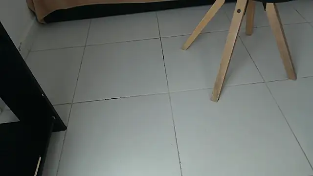 Michellee 20 online show from October 10, 2025, 1:32 pm