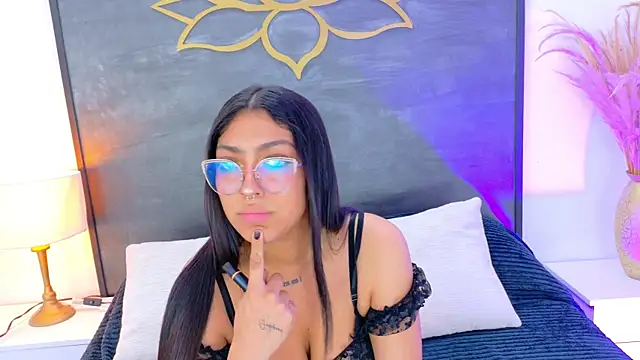 Snapshot of Scarlett_Blaze1 chatting on September 20, 2025, 8:10 pm Scarlett Blaze1 online show from September 20, 2025, 8:10 pm
