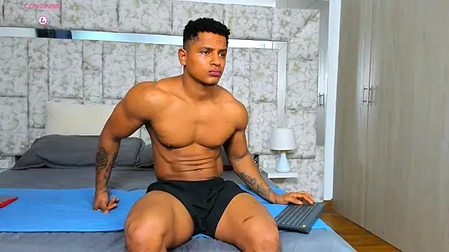 markustheroy333 online show from December 16, 2025, 10:48 pm