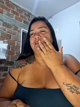 Snapshot of NARNYALABELLA chatting on October 2, 2025, 11:50 am NARNYALABELLA online show from October 2, 2025, 11:50 am