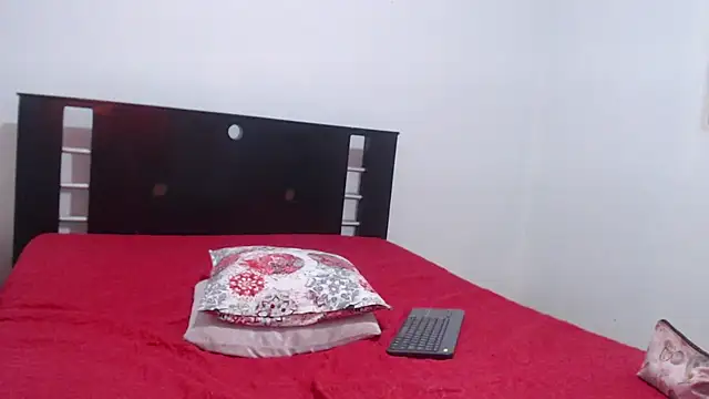 Snapshot of nathaly_jones_ chatting on October 20, 2025, 12:27 pm nathaly jones online show from October 20, 2025, 12:27 pm