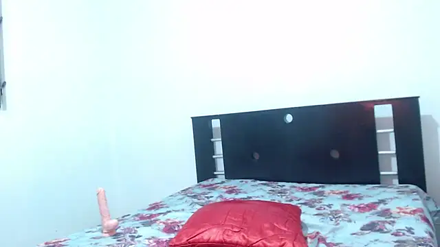 Snapshot of nathaly_jones_ chatting on November 14, 2025, 12:15 pm nathaly jones online show from November 14, 2025, 12:15 pm