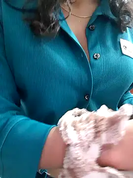 Snapshot of Kittu-rani66 chatting on December 3, 2025, 10:35 am Kittu-rani66 online show from December 3, 2025, 10:35 am