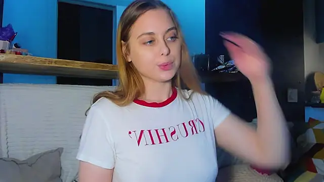 Snapshot of Alice_Wander chatting on November 10, 2025, 11:09 am Alice Wander online show from November 10, 2025, 11:09 am