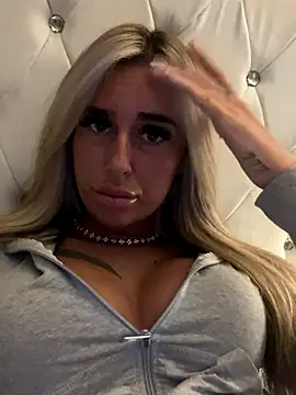 EllieMaeBaby online show from October 26, 2025, 6:36 pm