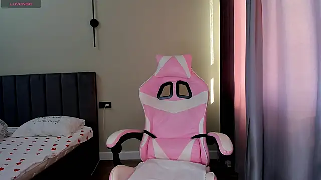 Snapshot of obokozu_mai chatting on October 10, 2025, 4:11 am obokozu mai online show from October 10, 2025, 4:11 am