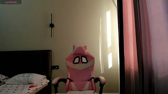 Snapshot of obokozu_mai chatting on October 14, 2025, 4:24 am obokozu mai online show from October 14, 2025, 4:24 am