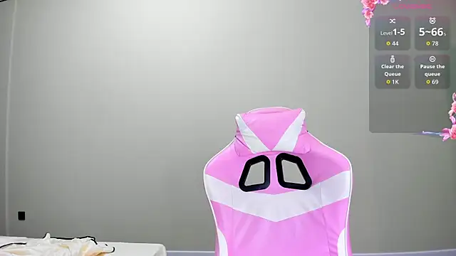 Snapshot of obokozu_mai chatting on December 2, 2025, 2:12 pm obokozu mai online show from December 2, 2025, 2:12 pm