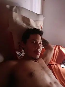 Snapshot of RuiMaddoox chatting on November 13, 2025, 3:55 pm RuiMaddoox online show from November 13, 2025, 3:55 pm