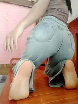 Snapshot of daisy_will chatting on October 19, 2025, 3:51 am daisy will online show from October 19, 2025, 3:51 am