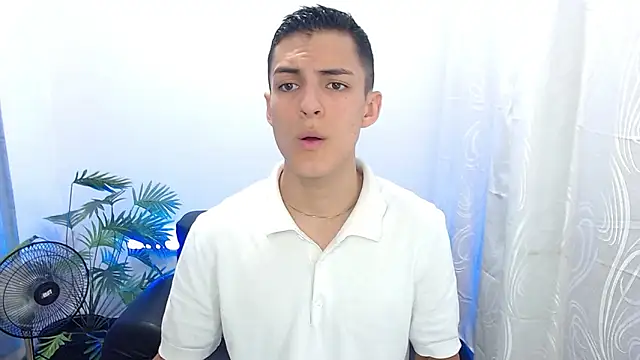Snapshot of Matiius18 chatting on September 16, 2025, 2:07 pm Matiius18 online show from September 16, 2025, 2:07 pm