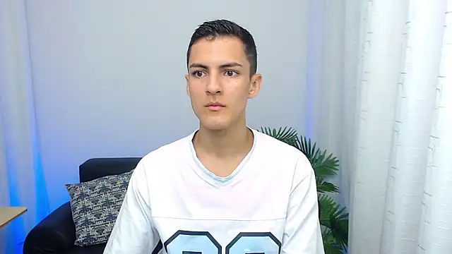 Snapshot of Matiius18 chatting on October 3, 2025, 2:36 pm Matiius18 online show from October 3, 2025, 2:36 pm