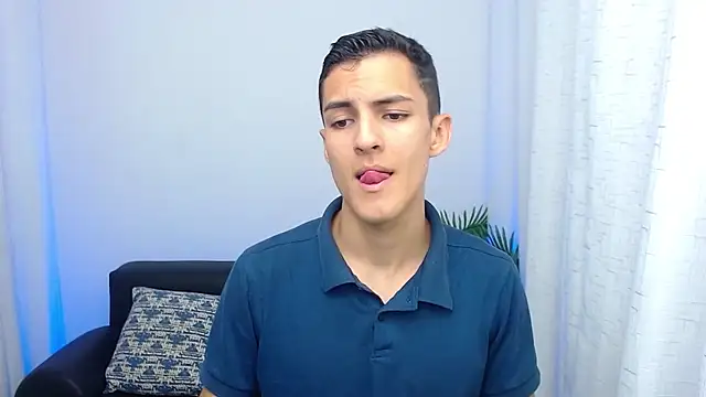 Snapshot of Matiius18 chatting on October 21, 2025, 1:56 pm Matiius18 online show from October 21, 2025, 1:56 pm