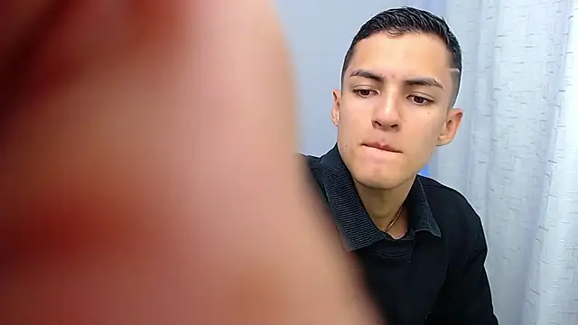 Snapshot of Matiius18 chatting on October 22, 2025, 1:55 pm Matiius18 online show from October 22, 2025, 1:55 pm