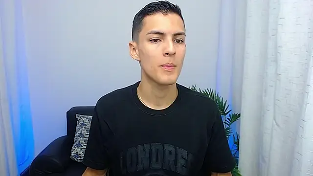 Snapshot of Matiius18 chatting on October 24, 2025, 1:51 pm Matiius18 online show from October 24, 2025, 1:51 pm