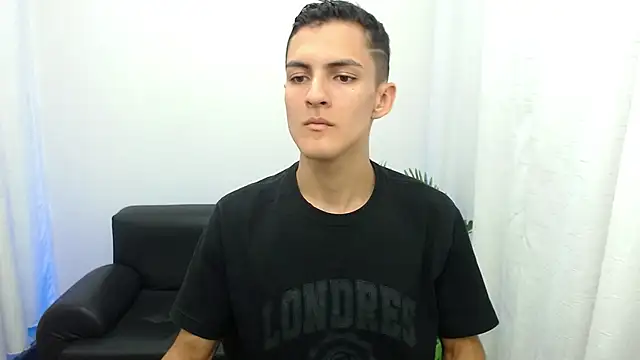 Snapshot of Matiius18 chatting on October 28, 2025, 1:47 pm Matiius18 online show from October 28, 2025, 1:47 pm