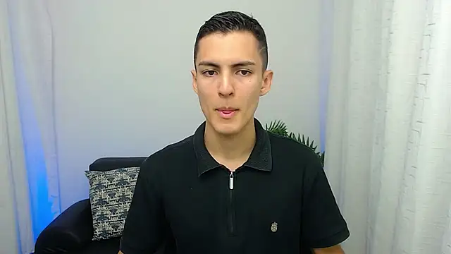 Snapshot of Matiius18 chatting on November 11, 2025, 1:55 pm Matiius18 online show from November 11, 2025, 1:55 pm