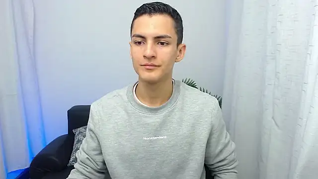 Snapshot of Matiius18 chatting on November 20, 2025, 2:06 pm Matiius18 online show from November 20, 2025, 2:06 pm