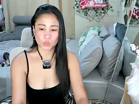 Shiawase1125 online show from October 1, 2025, 8:48 pm