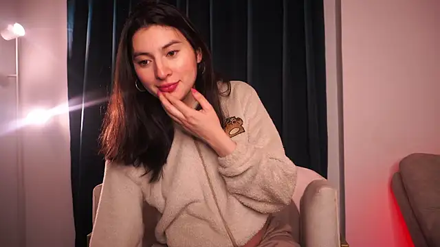 Auralea online show from October 17, 2025, 4:48 am