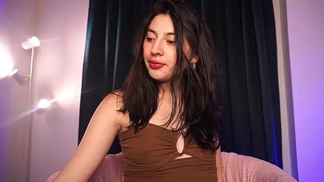 Auralea online show from October 27, 2025, 3:10 am