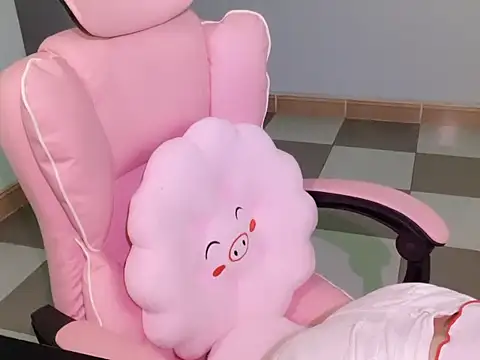 Snapshot of _AFang_ chatting on September 27, 2025, 6:18 am AFang online show from September 27, 2025, 6:18 am