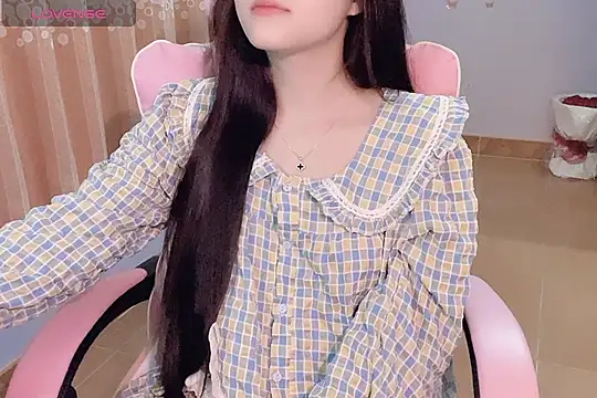 Snapshot of _AFang_ chatting on November 19, 2025, 1:00 pm AFang online show from November 19, 2025, 1:00 pm