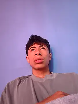 Snapshot of Rolito69 chatting on November 2, 2025, 6:54 pm Rolito69 online show from November 2, 2025, 6:54 pm