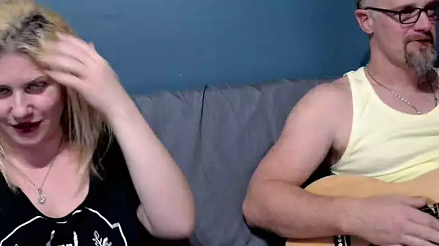 Snapshot of Alcura_x chatting on December 20, 2025, 12:18 am Alcura x online show from December 20, 2025, 12:18 am